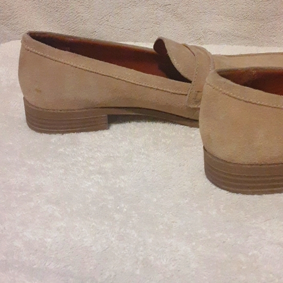 Shoes - Picture 4 of 5